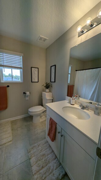 Building Photo - 2127 Sweet Pine Ct