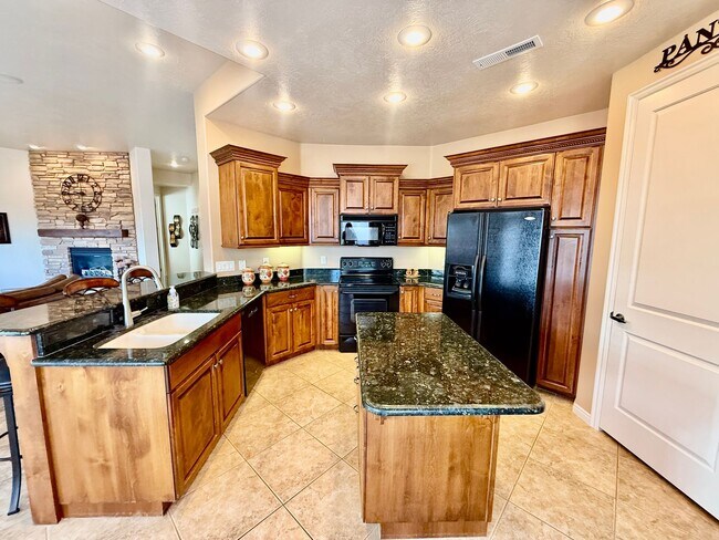Building Photo - Lovely FURNISHED Three Bedroom Home in Ivins