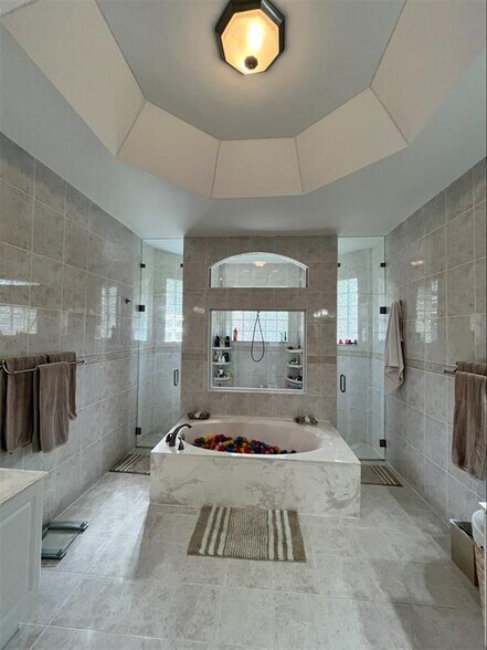 Building Photo - 2011 NW 139th Ter