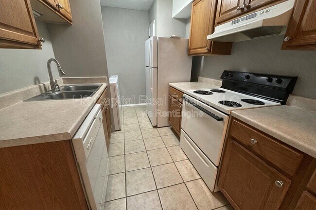 Building Photo - 103C Woodhenge Drive