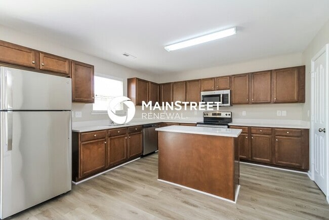 Building Photo - 3 Bedroom Pet-Friendly Home in Winston-Salem, NC with Main Street Renewal