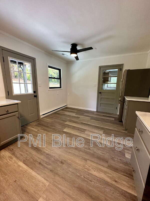 Building Photo - 2028 Arlington Pl