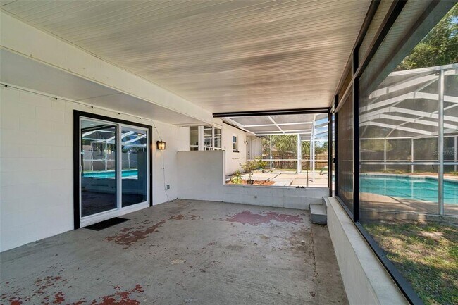 Building Photo - 7111 Gateway Ct