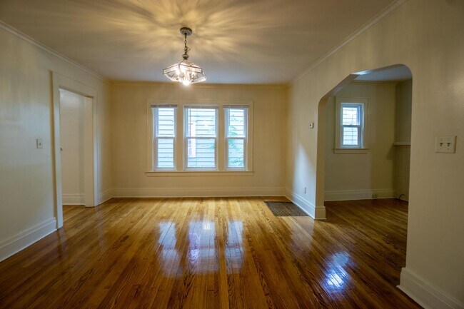 Building Photo - 231 Fellows Ave