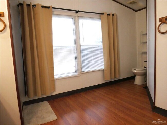 Building Photo - 36 Oliva St