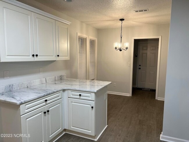Building Photo - 607 Sunset Oaks Ln