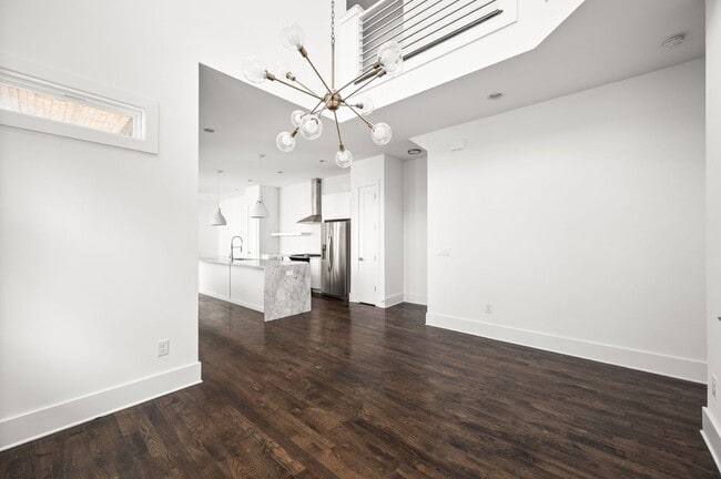 Building Photo - Modern 3BR/3.5BA home in Sylvan Summit, just minutes from downtown!