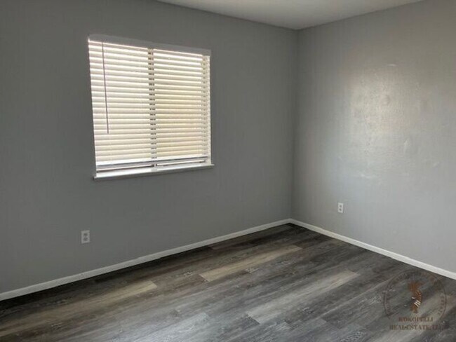 Building Photo - 464-32 1/8 32 1/8 Rd