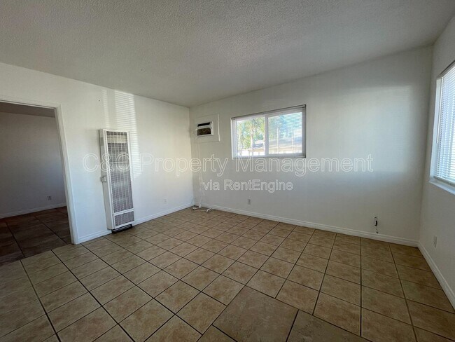 Building Photo - 199 N Inez St