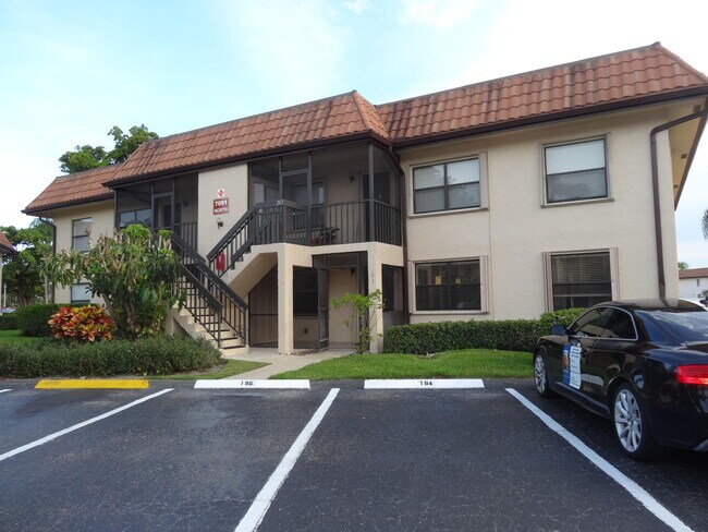 Building Photo - 7091 Golf Colony Ct