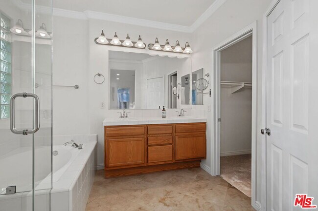 Building Photo - 5711 Citrus Ranch Cir