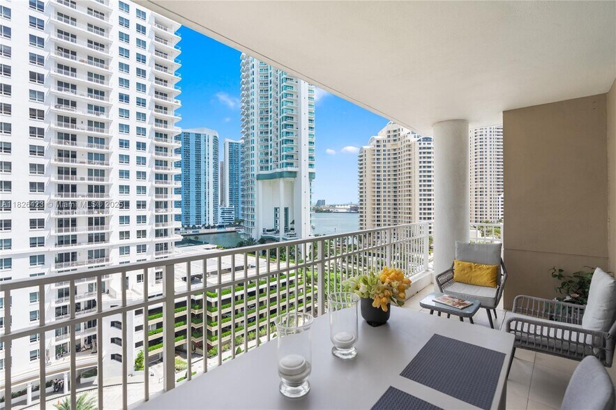 Building Photo - 701 Brickell Key Blvd
