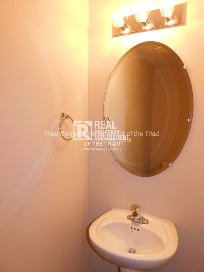 Building Photo - 10 Loblolly Ct