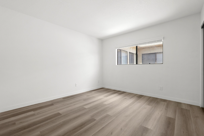 Building Photo - 5240 Whitsett Ave