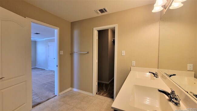 Building Photo - 2037 Brandywine Dr