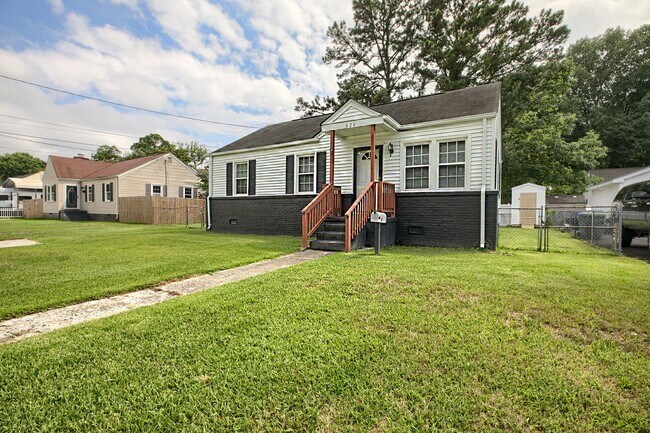 Building Photo - Call Sabrina Thomas at 757-767-0767 for more information
