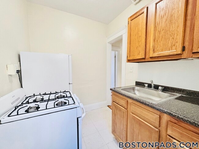 Building Photo - 1185 Boylston St