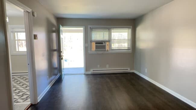 Building Photo - Awesome 2BR/1Bathroom Apartment in popular LAKEWOOD near Duke University!