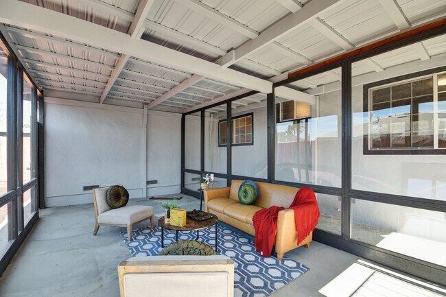 Building Photo - Beautifully Remodeled 3 Bedroom Home Near Stanford & Major Tech Campuses!