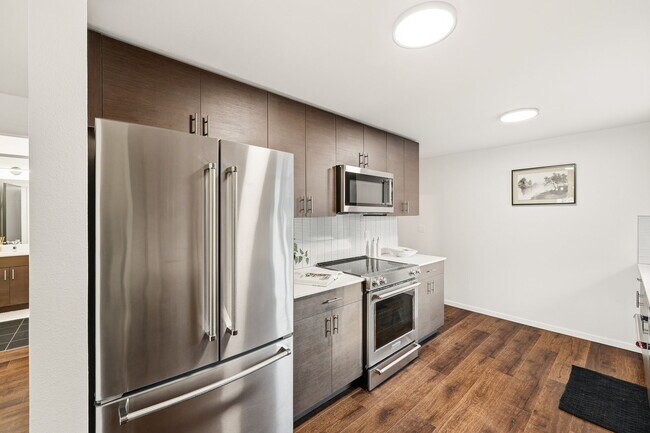 Building Photo - 7922 9th Ave SW