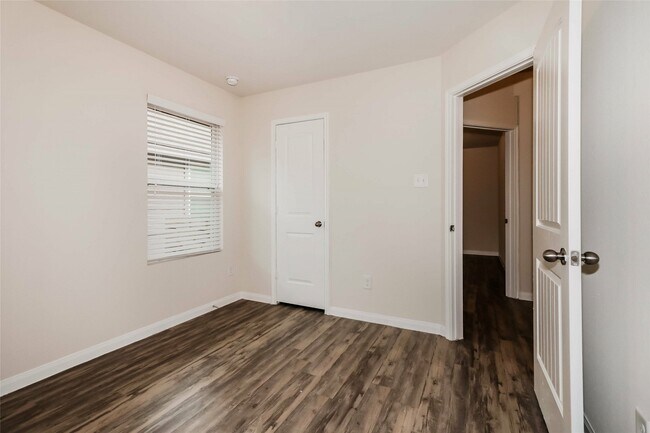 Building Photo - 5419 Comel Ct