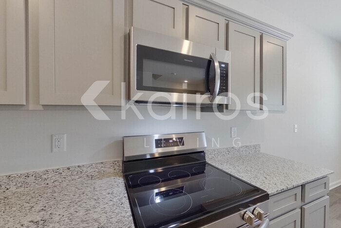 Building Photo - 2503 Banyan Cir