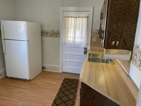 Building Photo - 2 W 2nd St