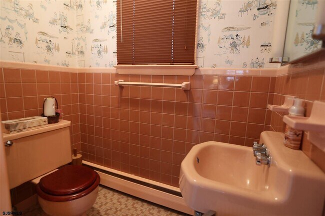 Building Photo - 14 S Swarthmore Ave