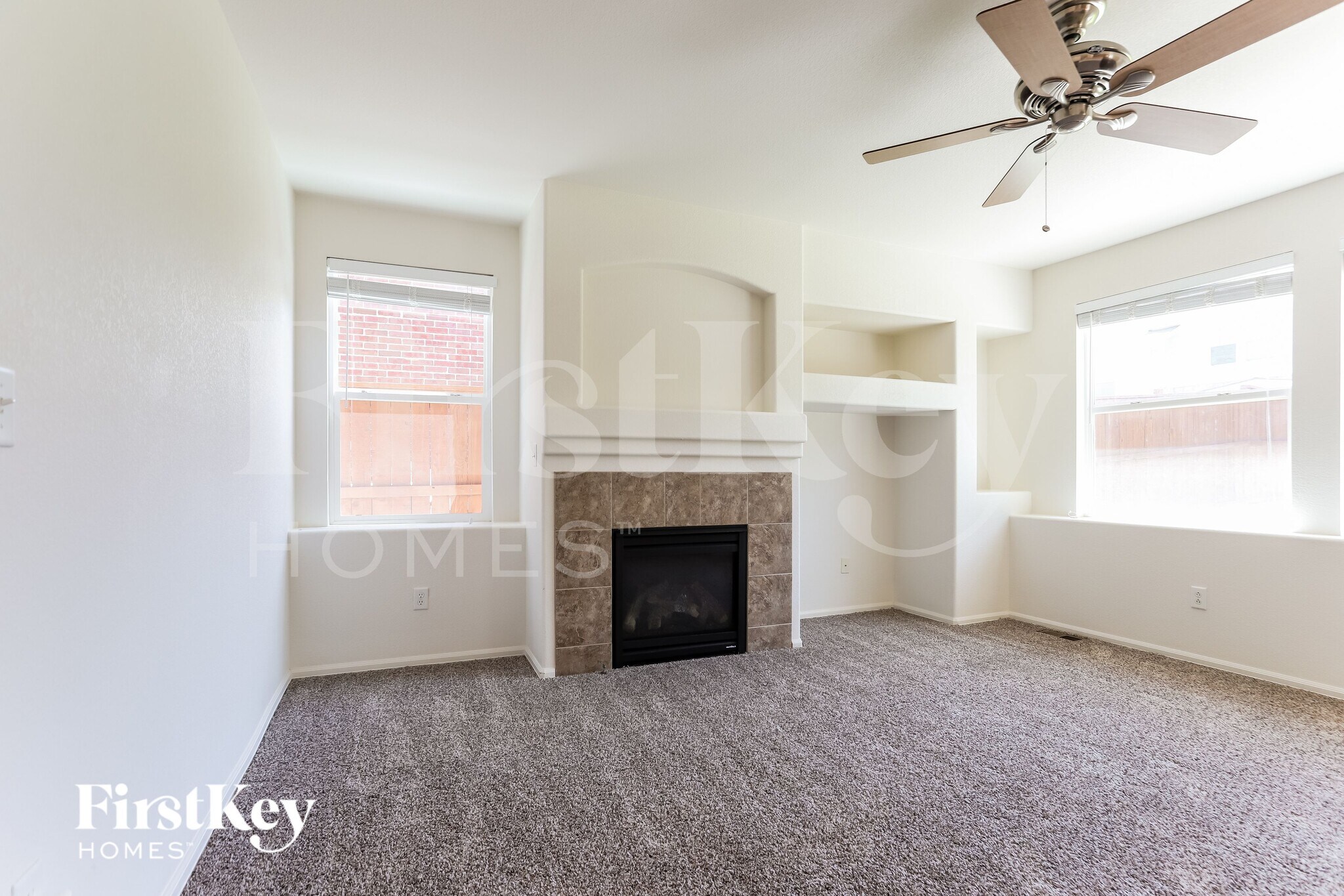 Building Photo - 25028 E Canal Pl