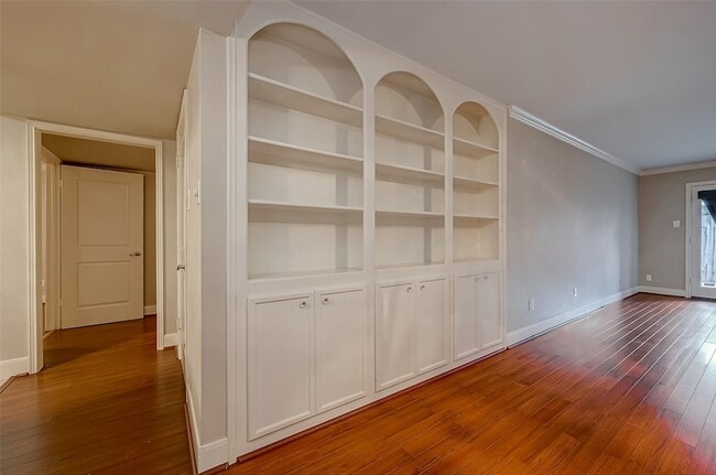 Building Photo - 12967 Trail Hollow Dr