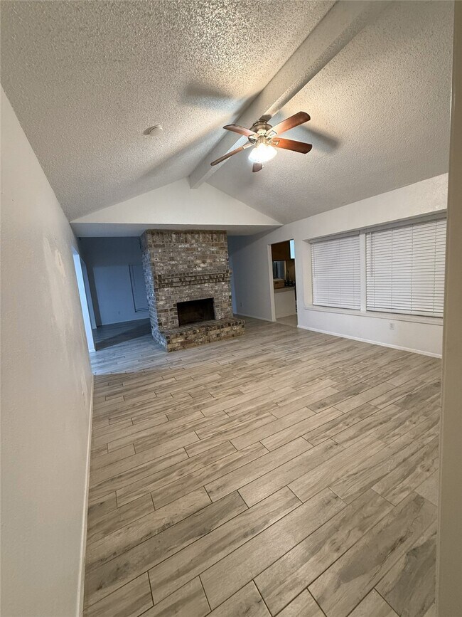 Building Photo - 3323 Big Horn Ct