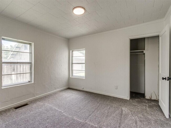 Building Photo - 425 E Eufaula St