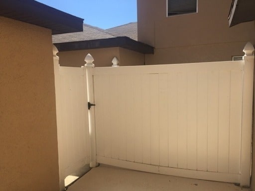 Building Photo - Avalon Park: 3 Bedroom, 2.5 Bath, 2 Car Garage Townhome