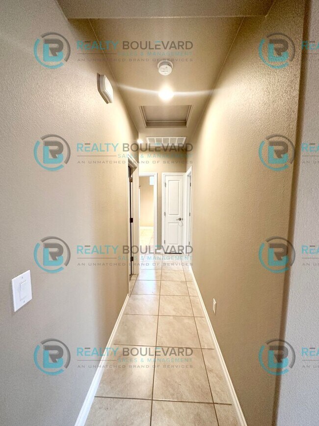 Building Photo - Beautiful 3 Bedroom located in Cold Springs!