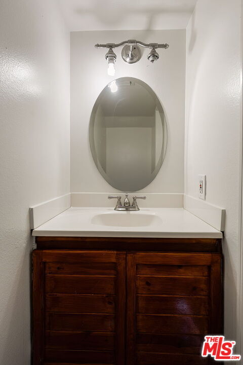 Building Photo - 1805 S Barrington Ave