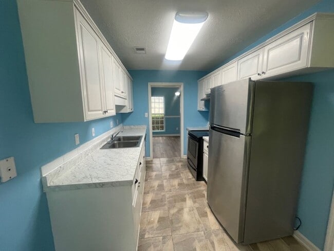 Building Photo - 4723 Laural Oak Dr