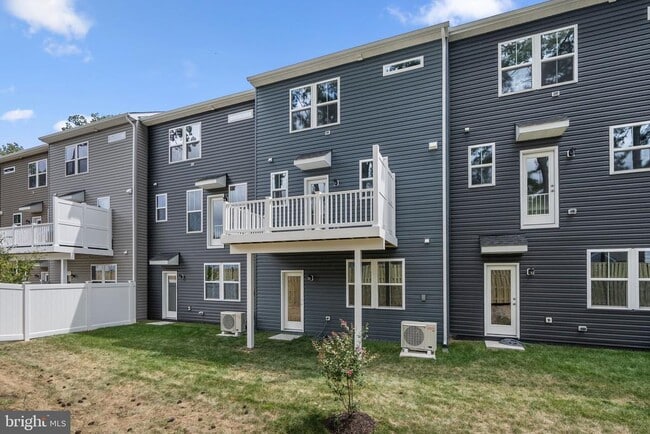 Building Photo - 8256 Longford Rd