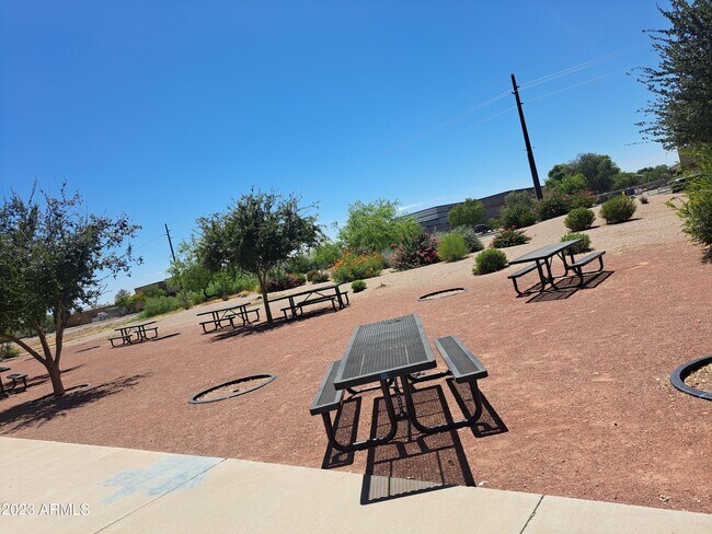 Building Photo - 7125 N 68th Dr