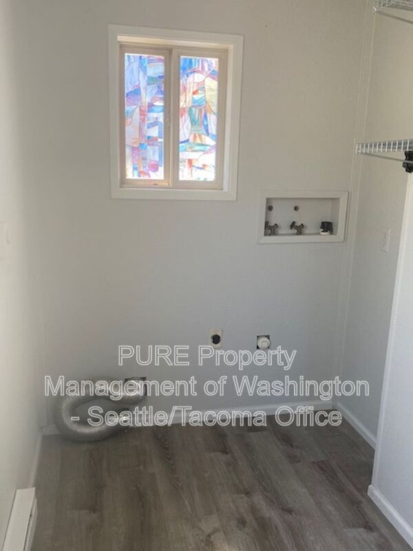 Building Photo - 1422 116th St S