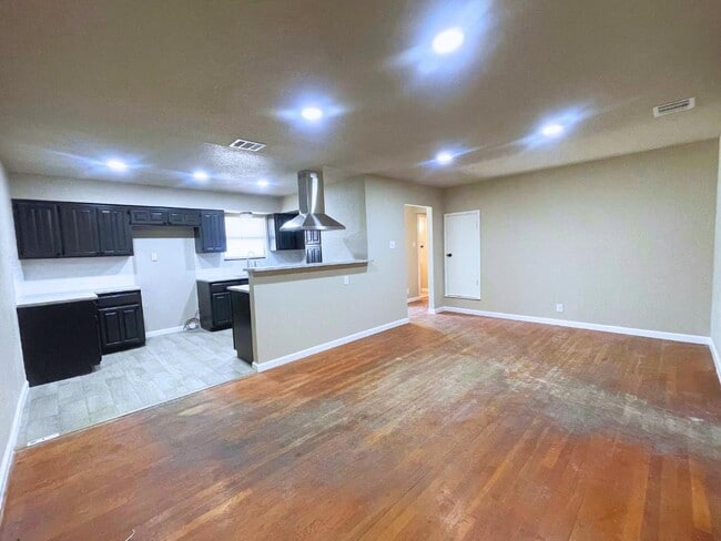 Building Photo - 178 Fennel Dr