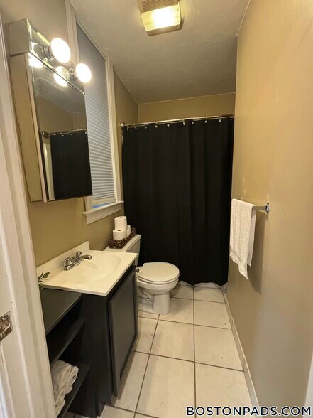 Building Photo - 17 Highgate St