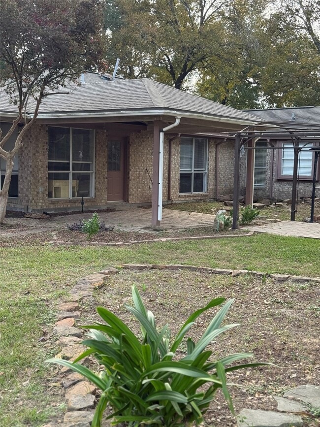 Building Photo - 24930 Plantation Estates Ave