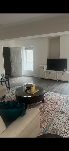 Building Photo - 5976 Maxfield Ct