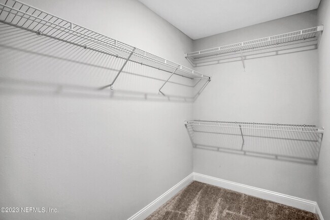 Building Photo - 212 Ruskin Dr