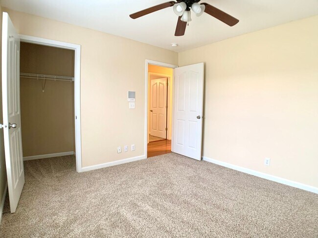 Building Photo - 3756 N Jot Dr