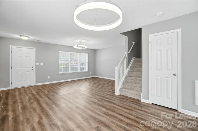 Building Photo - 1760 Forest Side Ln