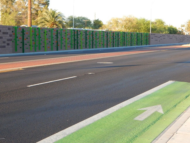 Building Photo - 2020 S Granada Dr