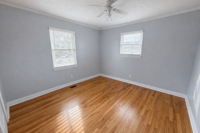 Building Photo - 503 Kirby Dr