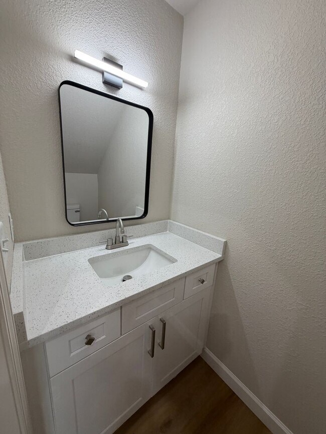 Building Photo - 321 Houghton St