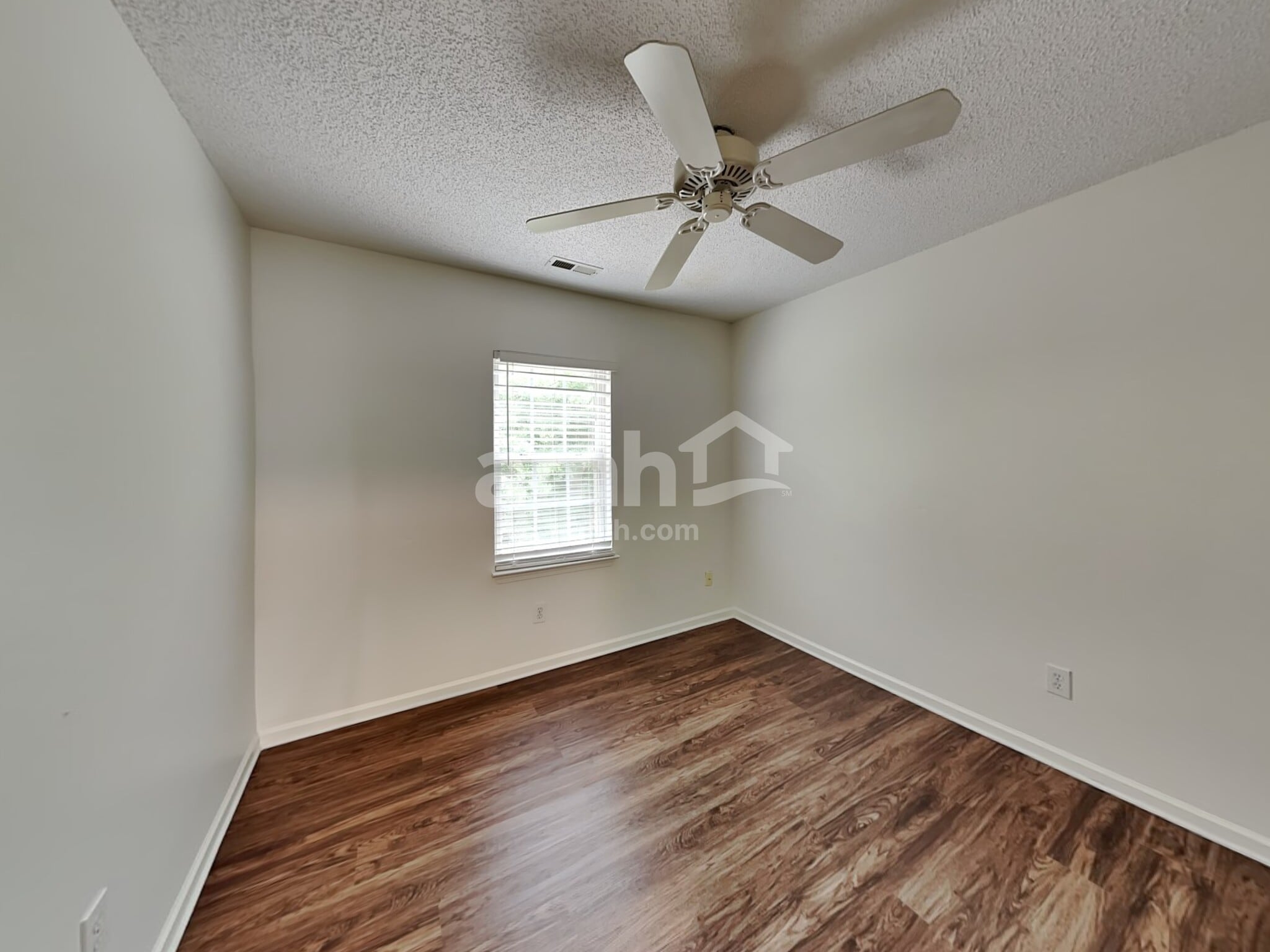 Building Photo - 6030 Shining Oak Ln
